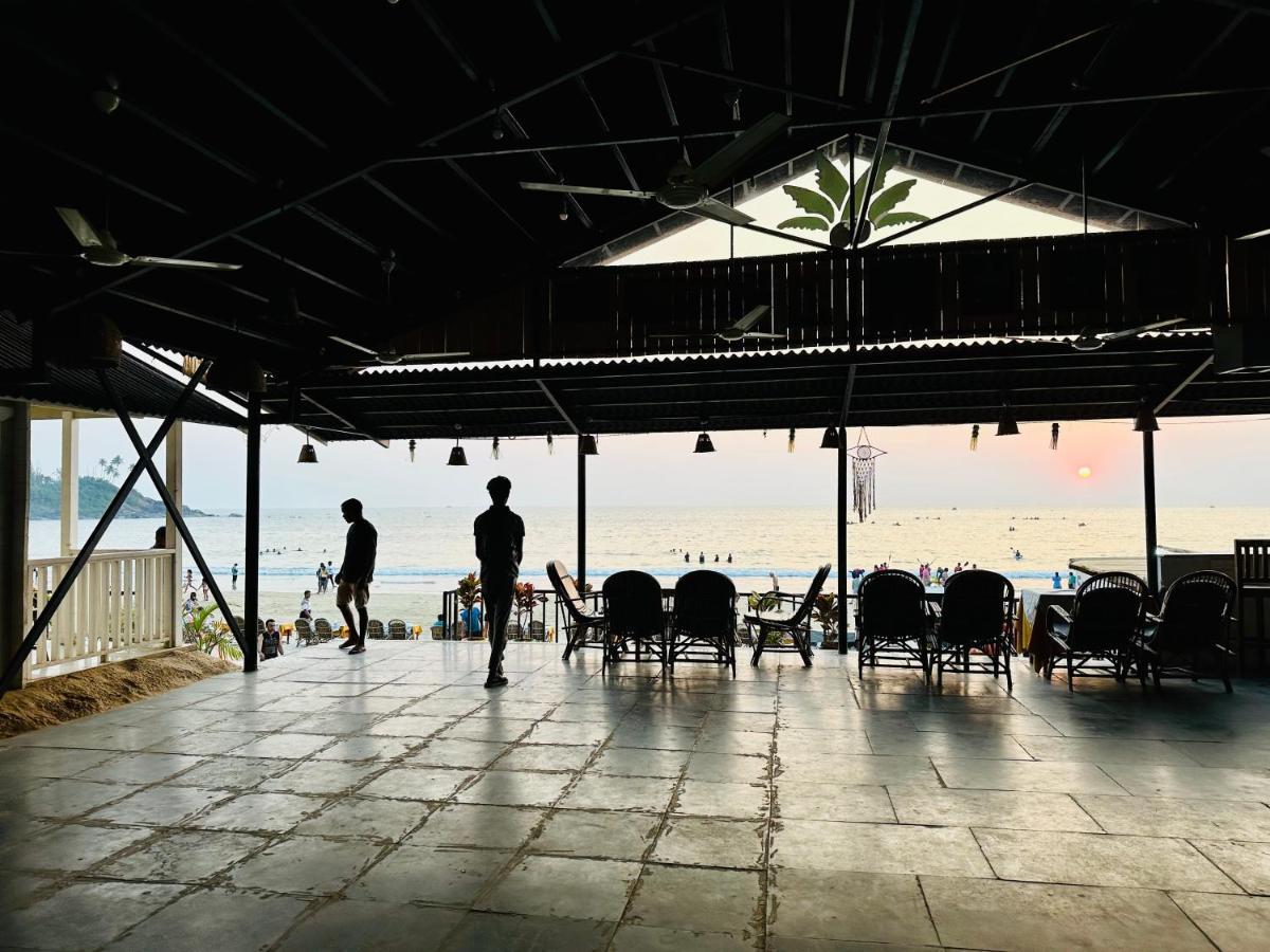科科斯海滩度假村 帕罗林 外观 照片