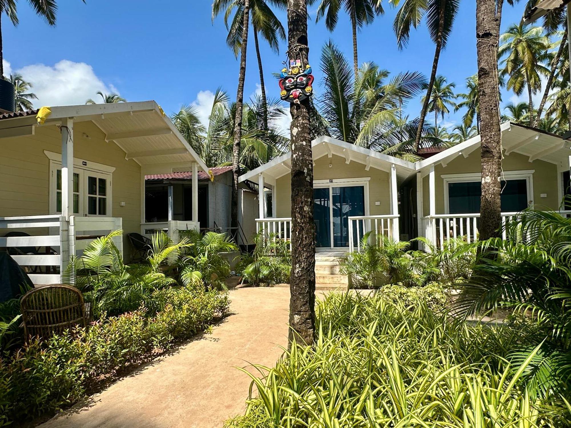 科科斯海滩度假村 帕罗林 外观 照片